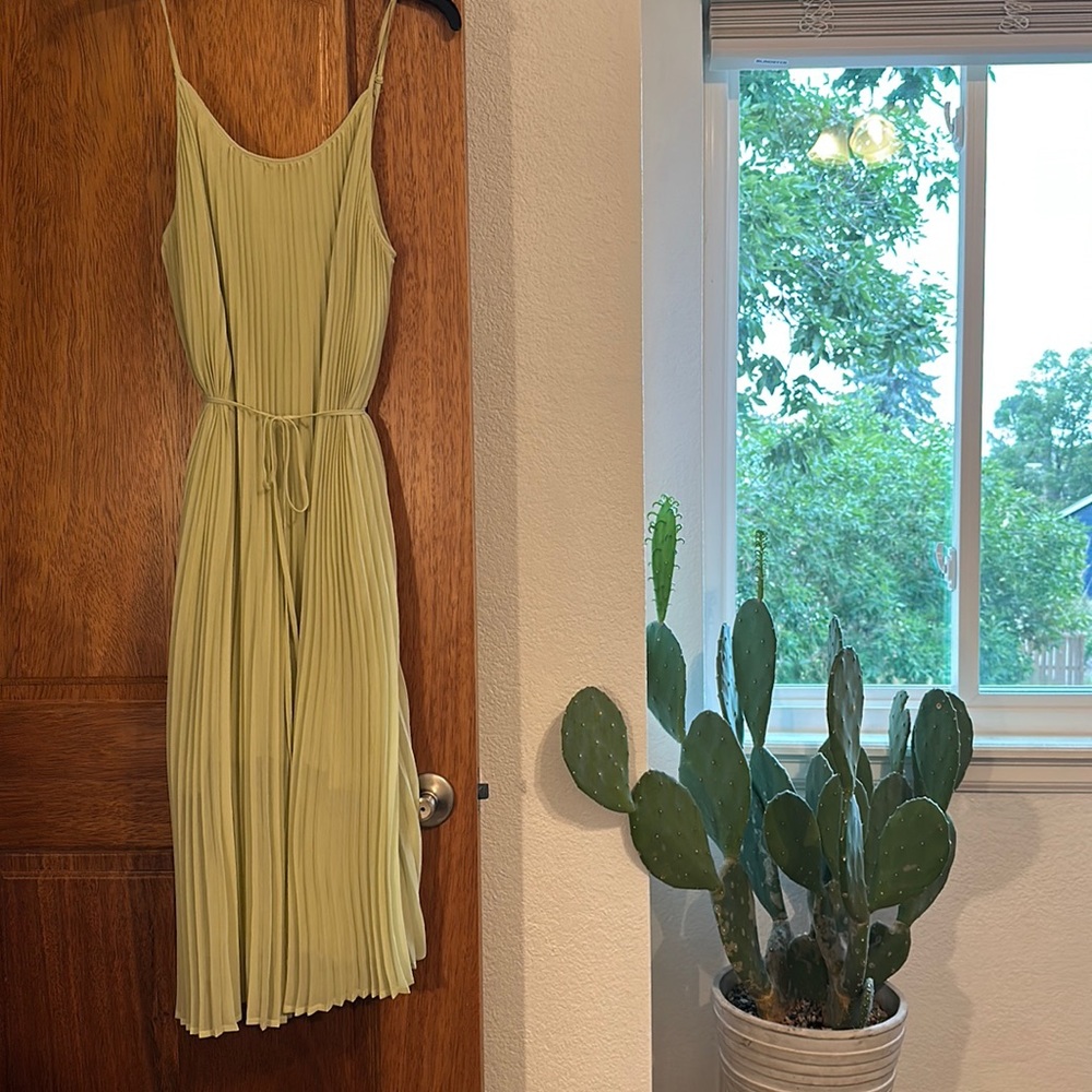 Pleated Midi Dress- Light Yellowy/Green